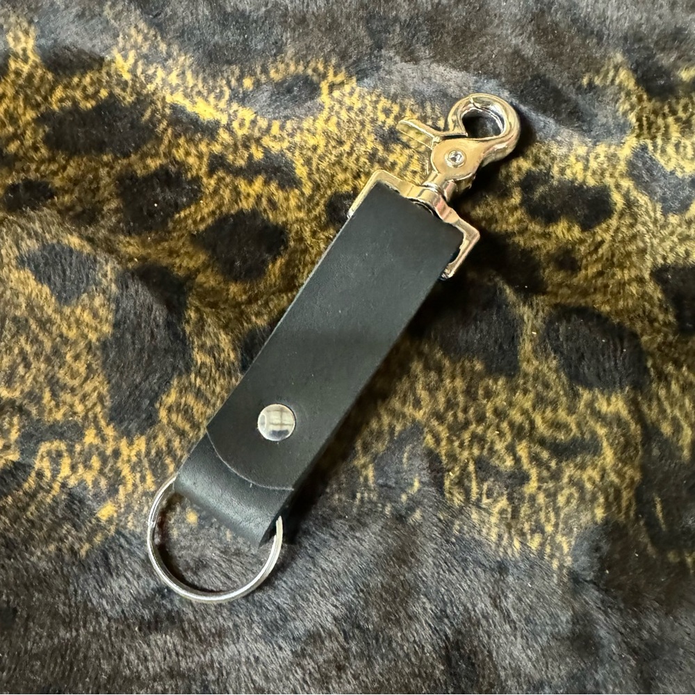 leather keychain trigger snap black oil tan 1” wide 6.5” long